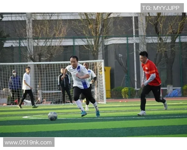 足球刘勋：从青涩少年到职业球员的成长之路与奋斗故事