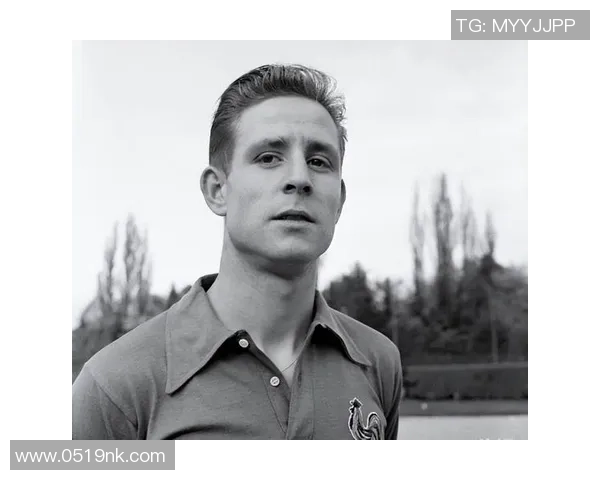 足球界哀悼传奇马球运动员的离世为体育历史留下深刻印记